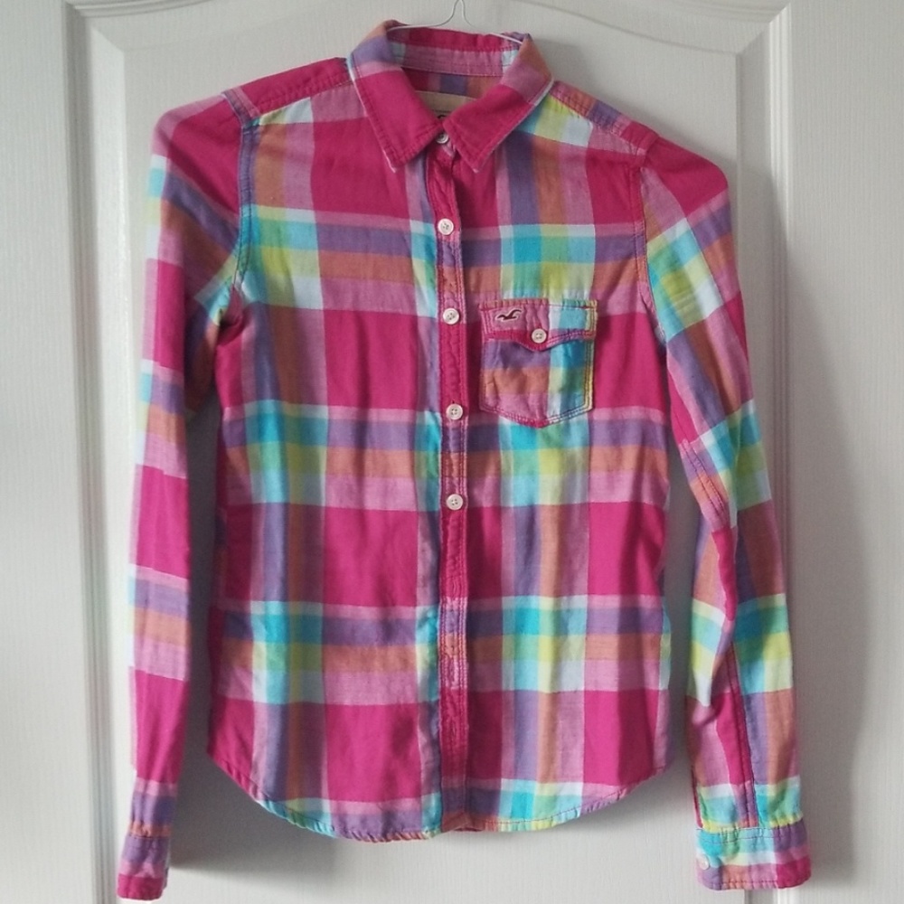 XS LIKE NEW HOLLISTER PLAID BUTTON UP SHIRT